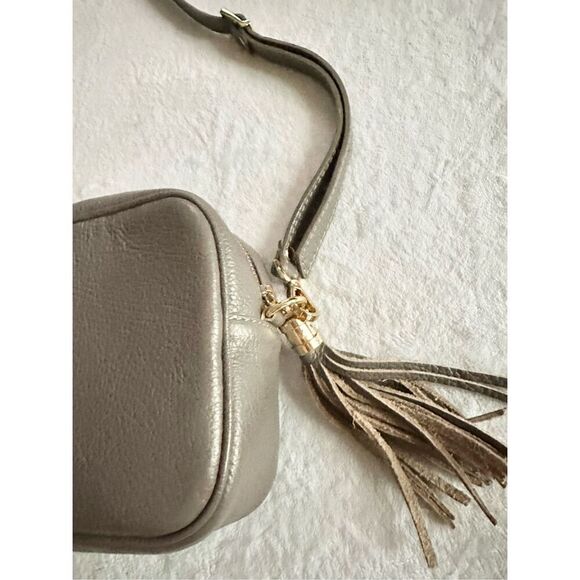 Light gray genuine leather made in Italy crossbody with tassel and zipper close￼ - Picture 3 of 5